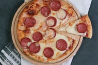 Large Pepperoni Pizza